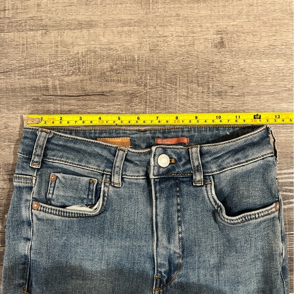 ANTHROPOLOGIE Pilcro Demilune Boot Cut jeans in medium blue wash - Picture 7 of 7